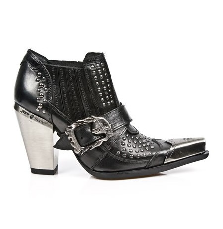 Studded rock low boots for women with steel heel and tip