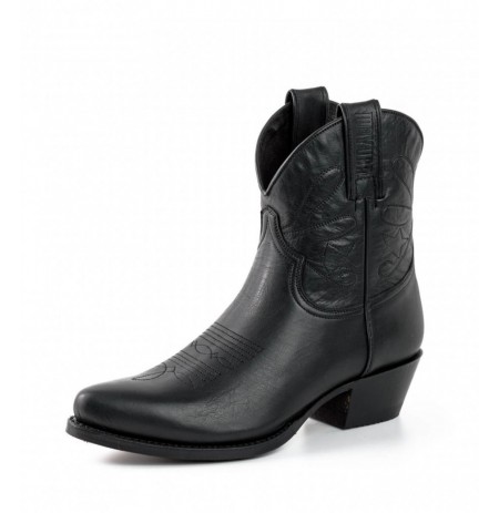 womens black leather cowboy boots