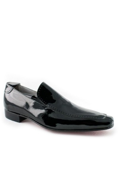 black shoes without laces