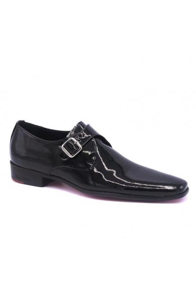 Black formal shoes for men for an impeccable style