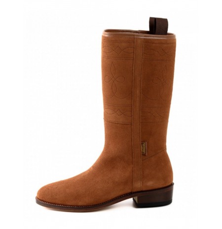 Suede camel spanish style boots